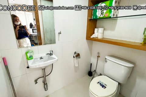 Estudio en el condominio en Watthana, Bangkok, Tailandia № 205724 - foto 9