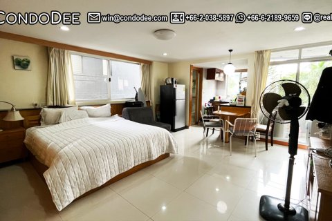 Estudio en el condominio en Watthana, Bangkok, Tailandia № 205724 - foto 10