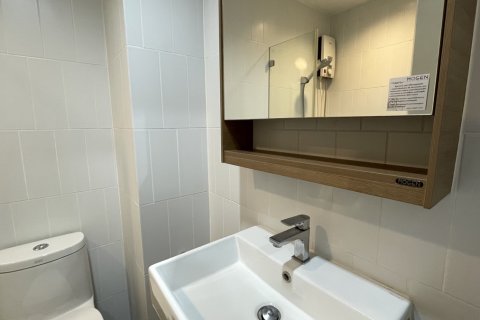 Estudio en el condominio en Watthana, Bangkok, Tailandia № 205725 - foto 4