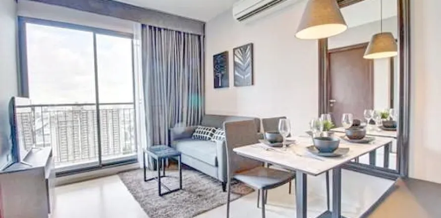 Condo in Watthana, Bangkok, Thailand, 2 bedrooms № 200593