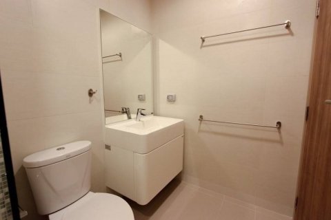 Condominio de 1 dormitorio en Ratchathewi, Bangkok, Tailandia № 200589 - foto 3