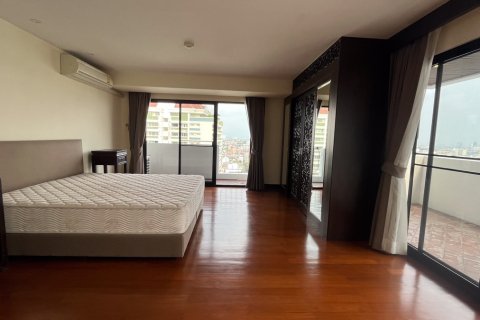 Condo à Watthana, Bangkok, Thaïlande, 3 chambres № 201007 - photo 4