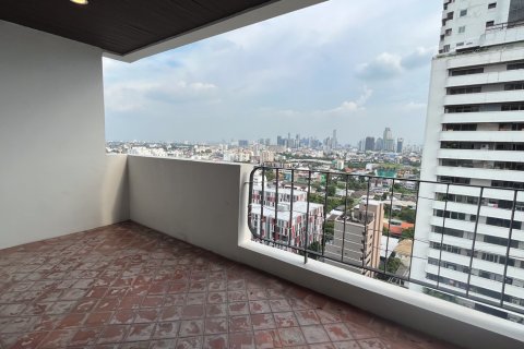 Condo à Watthana, Bangkok, Thaïlande, 3 chambres № 201007 - photo 23