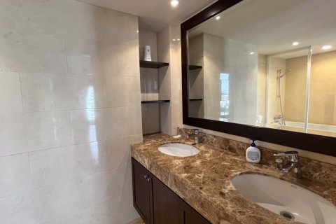 Condo à Watthana, Bangkok, Thaïlande, 3 chambres № 201007 - photo 20