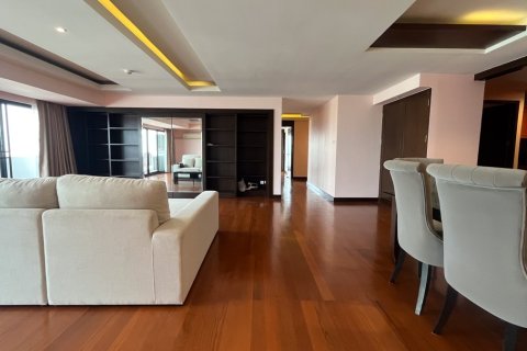 Condo à Watthana, Bangkok, Thaïlande, 3 chambres № 201007 - photo 10