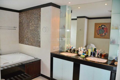 Condominio de 3 dormitorios en Bangkok, Tailandia № 67032 - foto 8