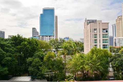 Condominio de 3 dormitorios en Bangkok, Tailandia № 67032 - foto 2
