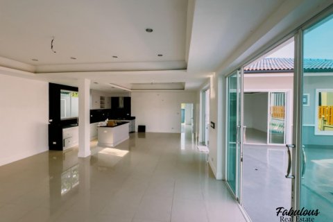 Chalet de 4 dormitorios en Pa Klok, Tailandia № 179213 - foto 5