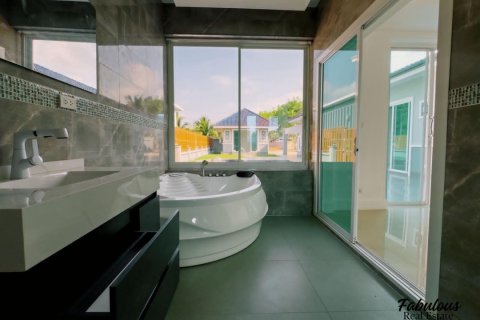 Chalet de 4 dormitorios en Pa Klok, Tailandia № 179213 - foto 8