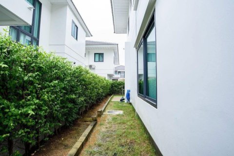 Chalet de 4 dormitorios en Pattaya, Tailandia № 160190 - foto 3