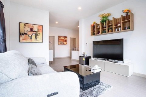 Chalet de 4 dormitorios en Pattaya, Tailandia № 160190 - foto 4
