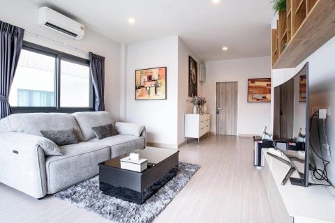 Chalet de 4 dormitorios en Pattaya, Tailandia № 160190 - foto 6