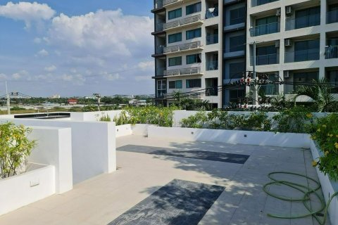 Chalet de 5 dormitorios en Pattaya, Tailandia № 170340 - foto 2