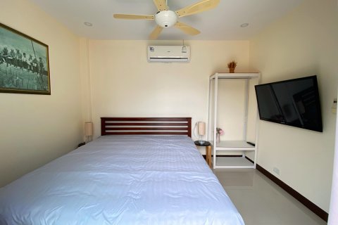 Chalet de 3 dormitorios en Hua Hin, Tailandia № 168301 - foto 16