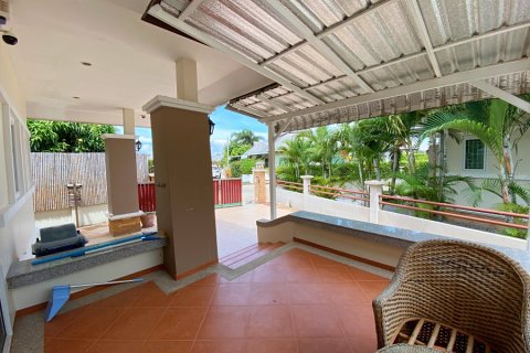 Chalet de 3 dormitorios en Hua Hin, Tailandia № 168301 - foto 6