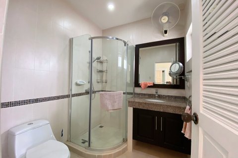 Chalet de 3 dormitorios en Hua Hin, Tailandia № 168301 - foto 17