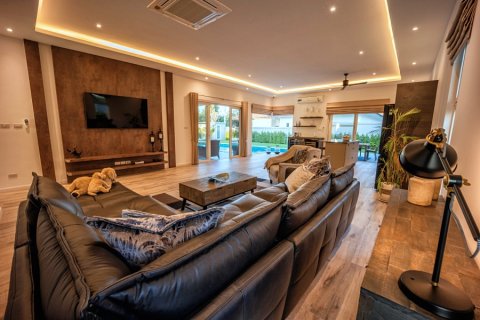 Chalet de 3 dormitorios en Hua Hin, Tailandia № 168299 - foto 6