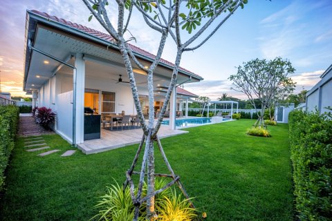 Chalet de 3 dormitorios en Hua Hin, Tailandia № 168299 - foto 2