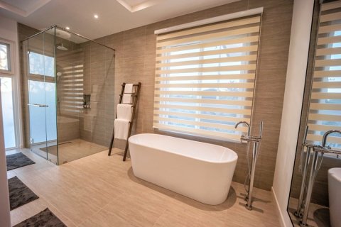Chalet de 3 dormitorios en Hua Hin, Tailandia № 168299 - foto 15