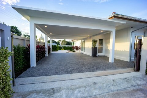 Chalet de 3 dormitorios en Hua Hin, Tailandia № 168299 - foto 17