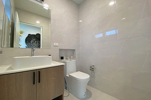 Chalet de 3 dormitorios en Hua Hin, Tailandia № 168298 - foto 14