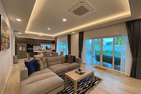 Chalet de 3 dormitorios en Hua Hin, Tailandia № 168298 - foto 16