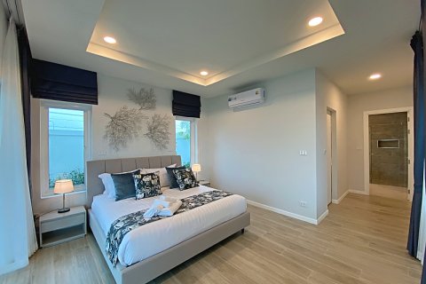Chalet de 3 dormitorios en Hua Hin, Tailandia № 168298 - foto 24
