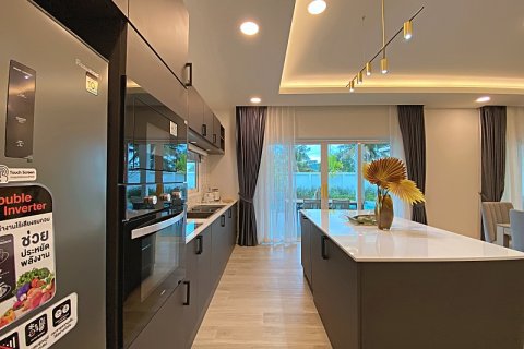 Chalet de 3 dormitorios en Hua Hin, Tailandia № 168298 - foto 21