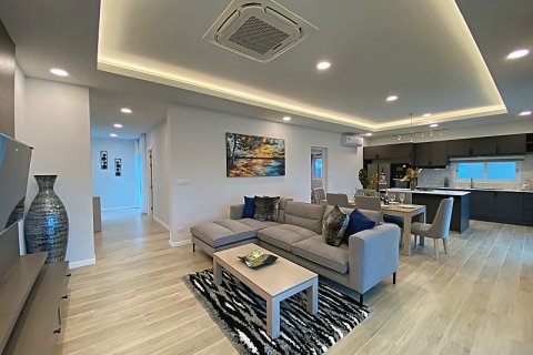 Chalet de 3 dormitorios en Hua Hin, Tailandia № 168298 - foto 17