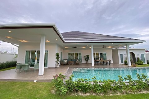 Chalet de 3 dormitorios en Hua Hin, Tailandia № 168298 - foto 4