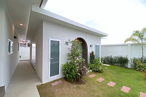 Chalet de 3 dormitorios en Hua Hin, Tailandia № 168298 - foto 8