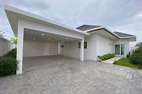 Chalet de 3 dormitorios en Hua Hin, Tailandia № 168298 - foto 10