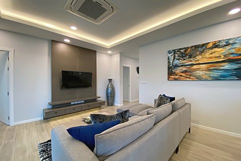 Chalet de 3 dormitorios en Hua Hin, Tailandia № 168298 - foto 18