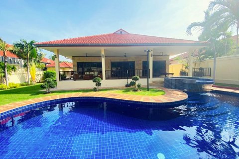 Villa in Hua Hin, Thailand 3 Schlafzimmer № 168300 - Foto 2