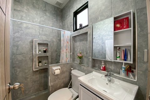Chalet de 2 dormitorios en Hua Hin, Tailandia № 168335 - foto 21
