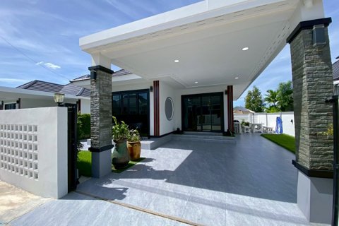 Chalet de 2 dormitorios en Hua Hin, Tailandia № 168335 - foto 22