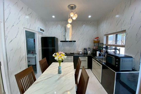 Chalet de 2 dormitorios en Hua Hin, Tailandia № 168335 - foto 13