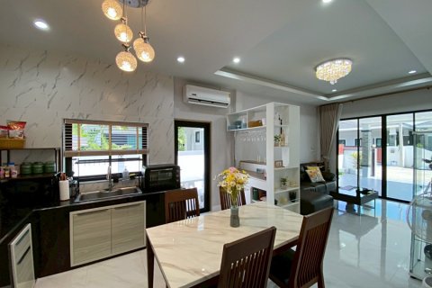 Chalet de 2 dormitorios en Hua Hin, Tailandia № 168335 - foto 9