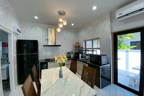 Chalet de 2 dormitorios en Hua Hin, Tailandia № 168335 - foto 14