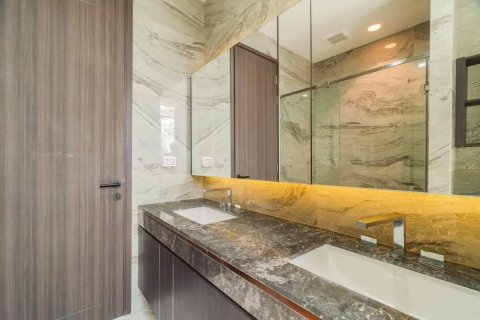 Condominio de 2 dormitorios en Watthana, Bangkok, Tailandia № 133651 - foto 11