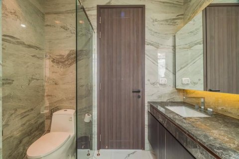 Condominio de 2 dormitorios en Watthana, Bangkok, Tailandia № 133651 - foto 13