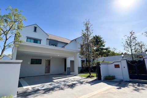 Chalet de 4 dormitorios en Bangkok, Tailandia № 133745 - foto 17