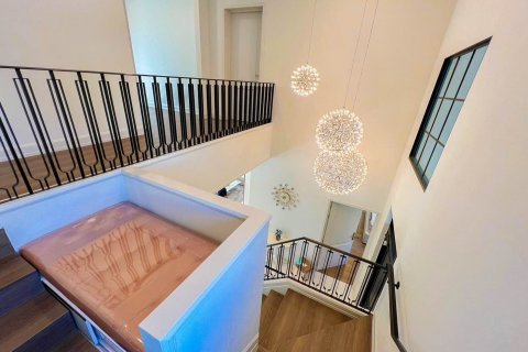 Chalet de 4 dormitorios en Bangkok, Tailandia № 133745 - foto 5