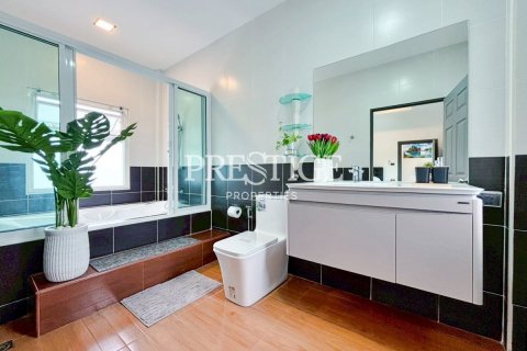 Casa de 3 dormitorios en Pattaya, Tailandia № 233249 - foto 13