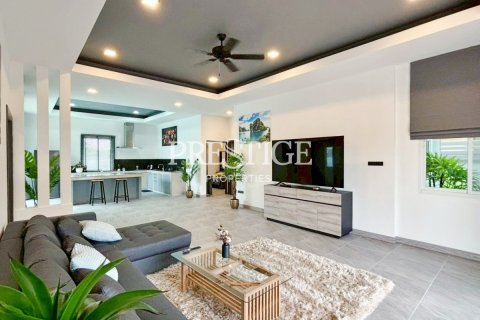 Casa de 3 dormitorios en Pattaya, Tailandia № 233249 - foto 5