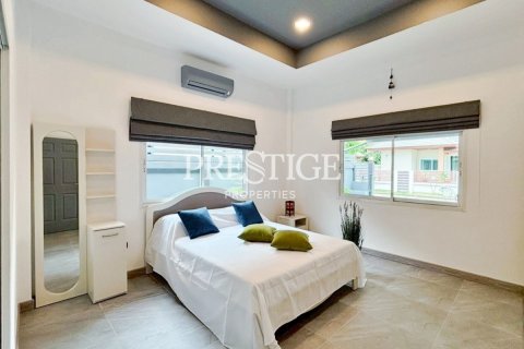 Casa de 3 dormitorios en Pattaya, Tailandia № 233249 - foto 15