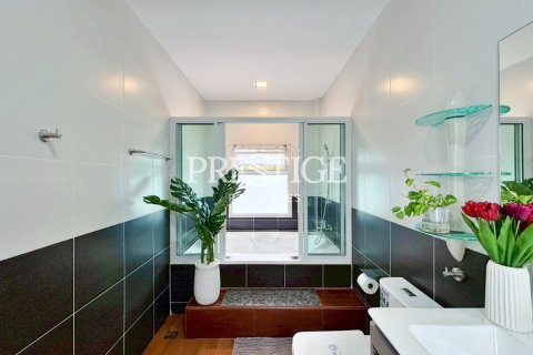Casa de 3 dormitorios en Pattaya, Tailandia № 233249 - foto 14