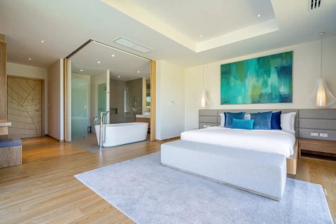 Chalet de 4 dormitorios en Phuket, Tailandia № 133633 - foto 11