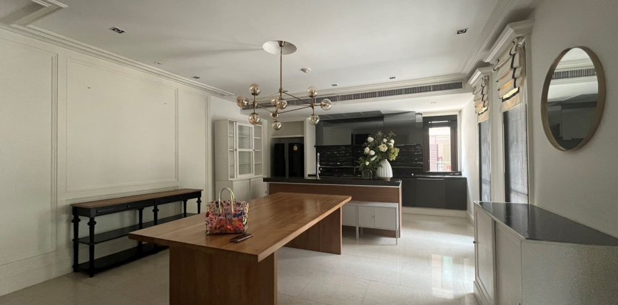 Condominio de 3 dormitorios en Bang Rak, Bangkok, Tailandia № 133635