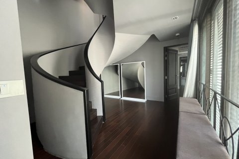 Condominio de 3 dormitorios en Bang Rak, Bangkok, Tailandia № 133635 - foto 8